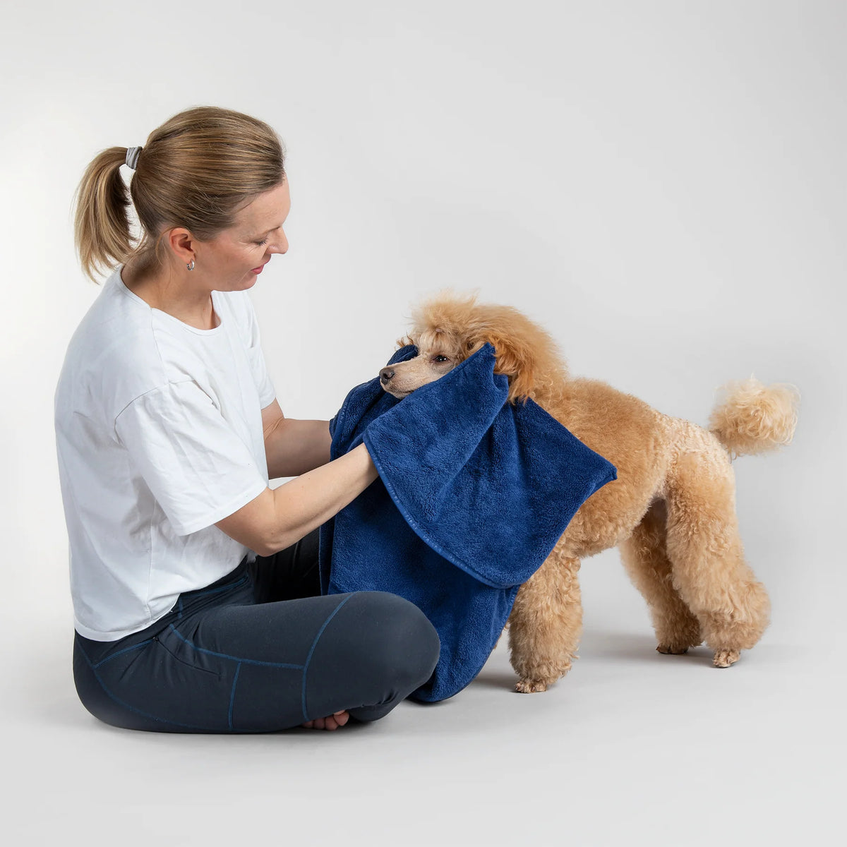 Hundehandtuch - Drying Towel - Paikka - Navy – WOOFSTUFF - SHOP FOR DOGS