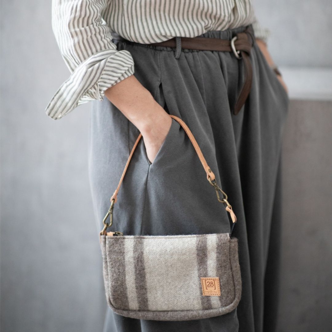 2.8-duepuntootto-Pochette-Handtasche-Mini-inge-recycelte-wolle-weiss-Mood
