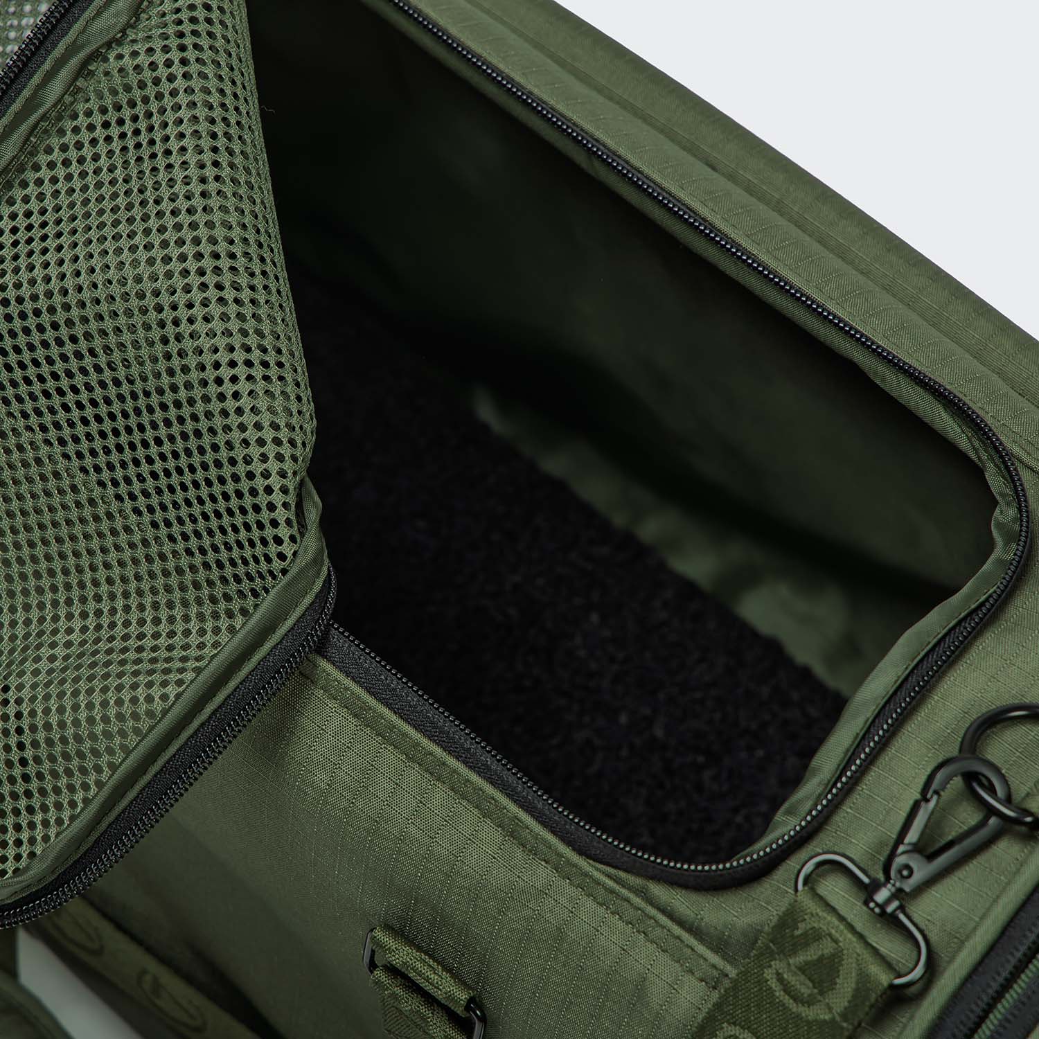 Cloud7-Hundeflugtasche-AKTIV-Olive-6