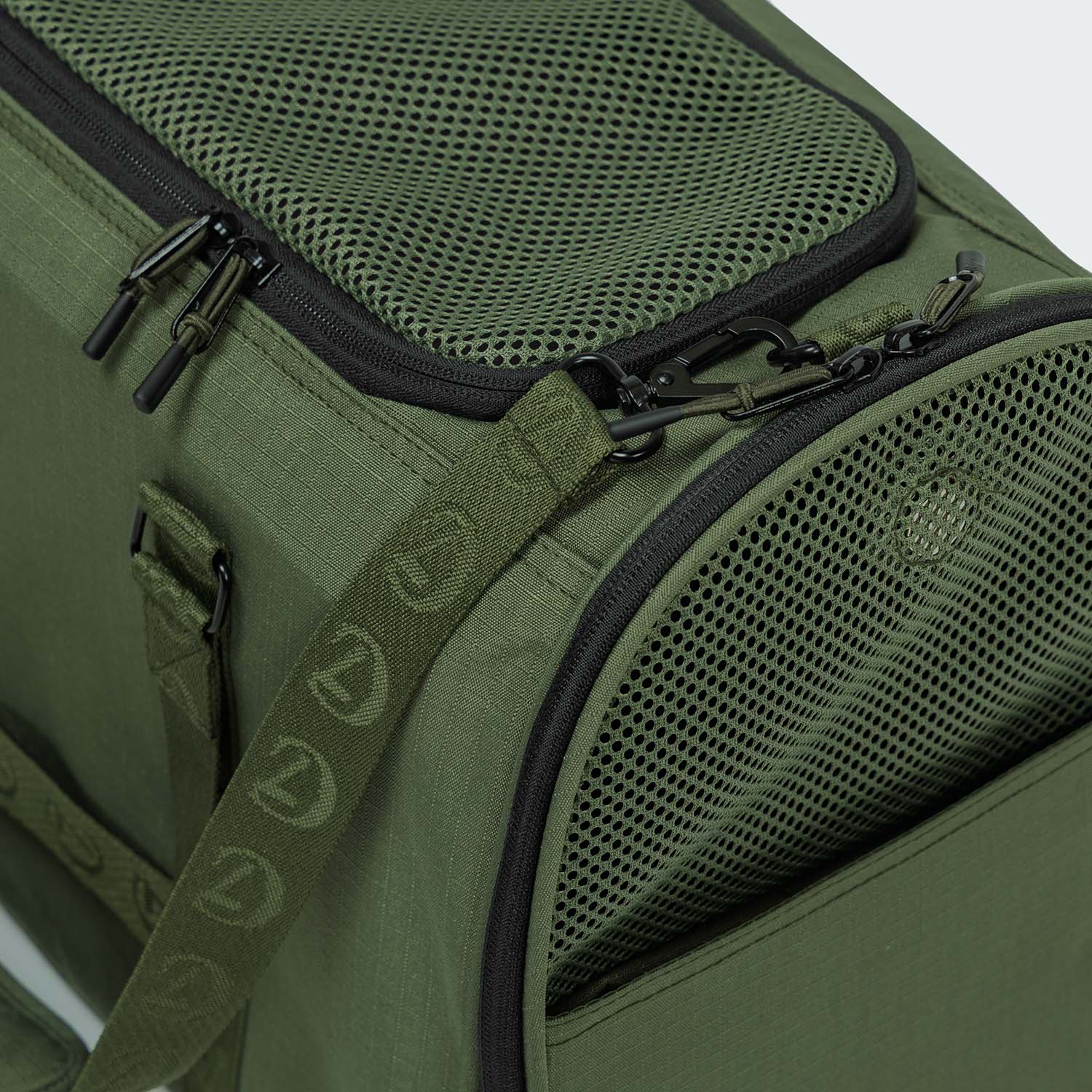 Cloud7-Hundeflugtasche-AKTIV-Olive-7