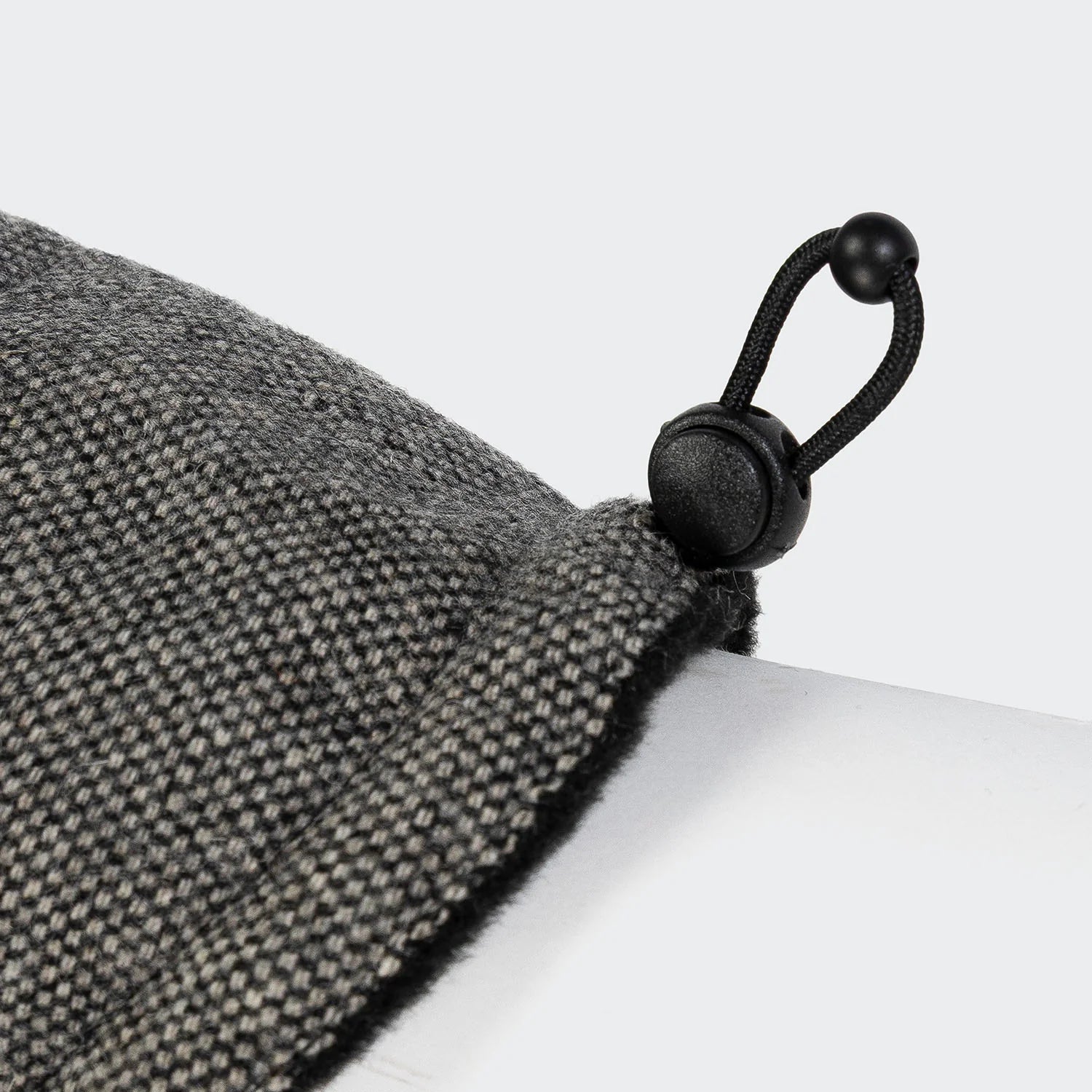 Cloud7-Hundemantel-Brooklyn-Dackel-Tweed-Black-Detail3
