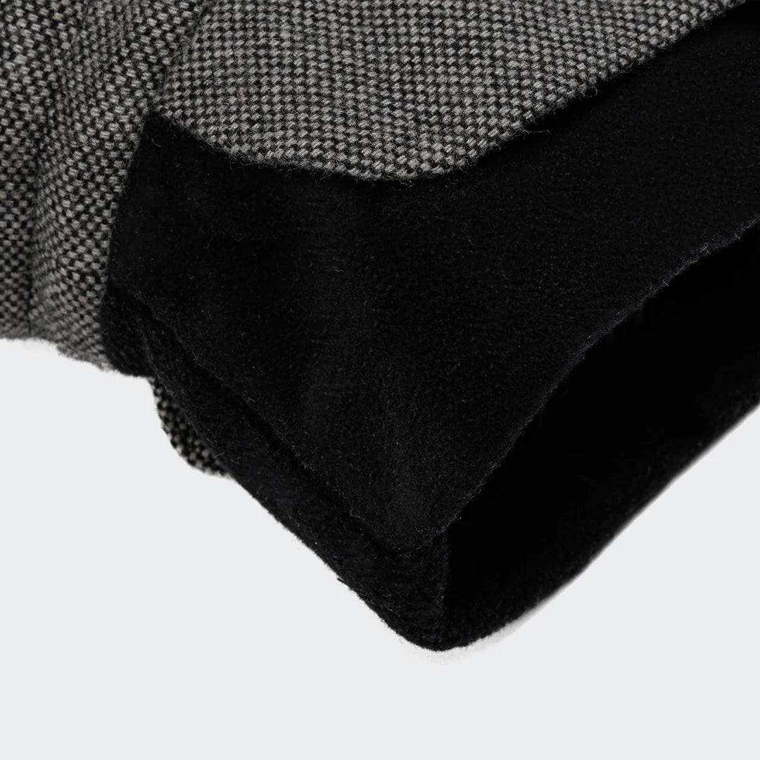 Cloud7-Hundemantel-FrBulldog-Brooklyn-Tweed-Black-Detail2