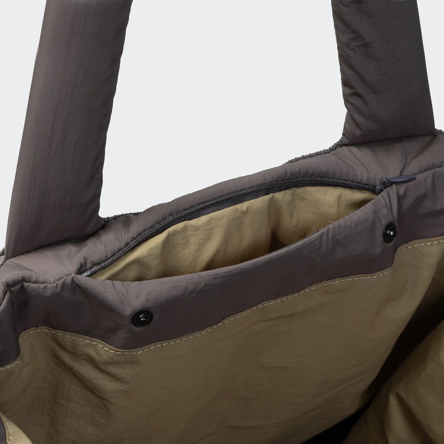 Cloud7-Hundereisebett-ToteBag-Aktiv-Puffer-DarkGrey-Detail2