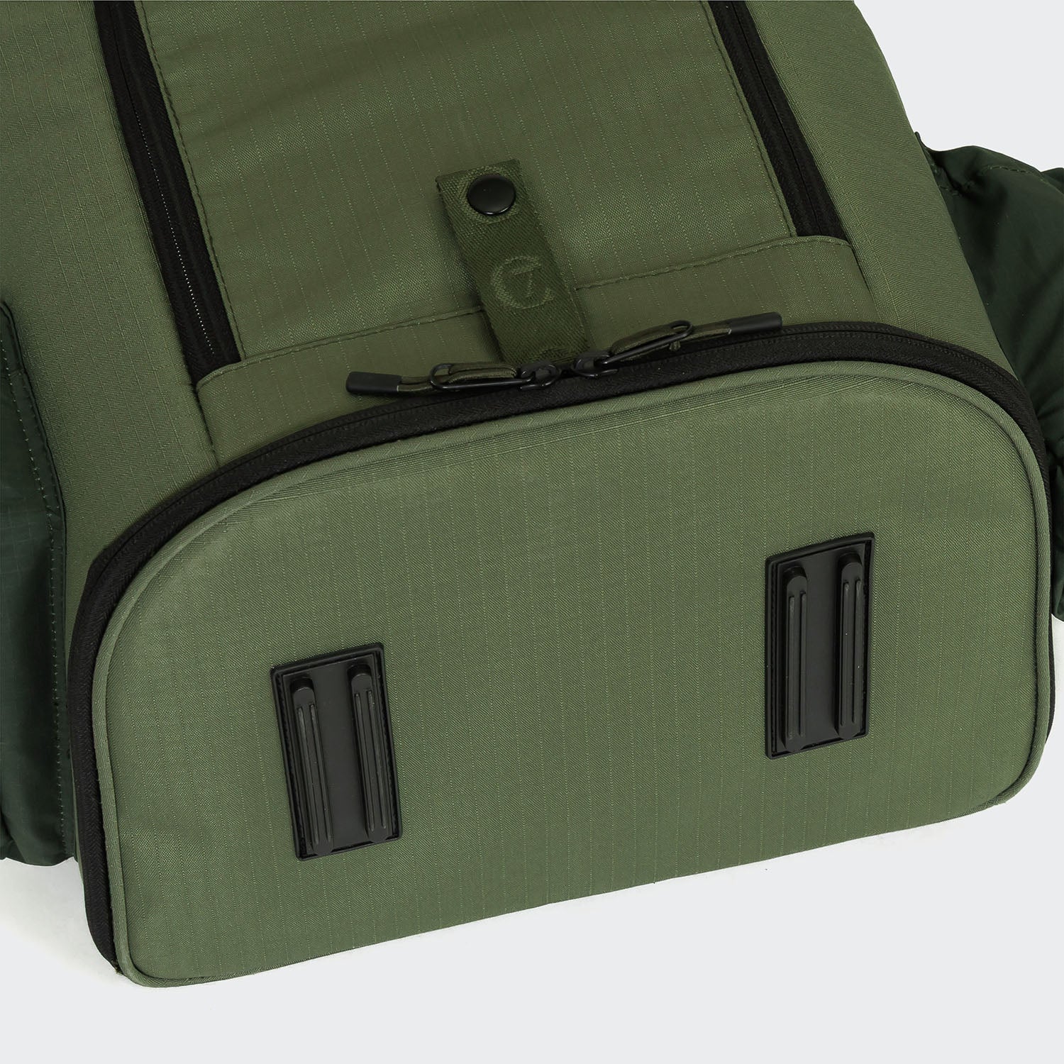 Cloud7-Hunderucksack-AKTIV-Olive-Detail3