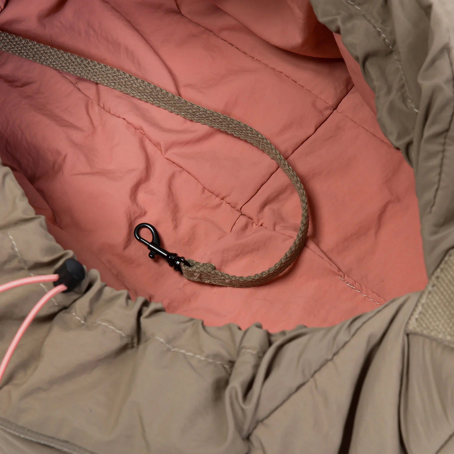 Cloud7-Hundeumhaengetasche-LTTL-Puffer-Khaki_Peach-3