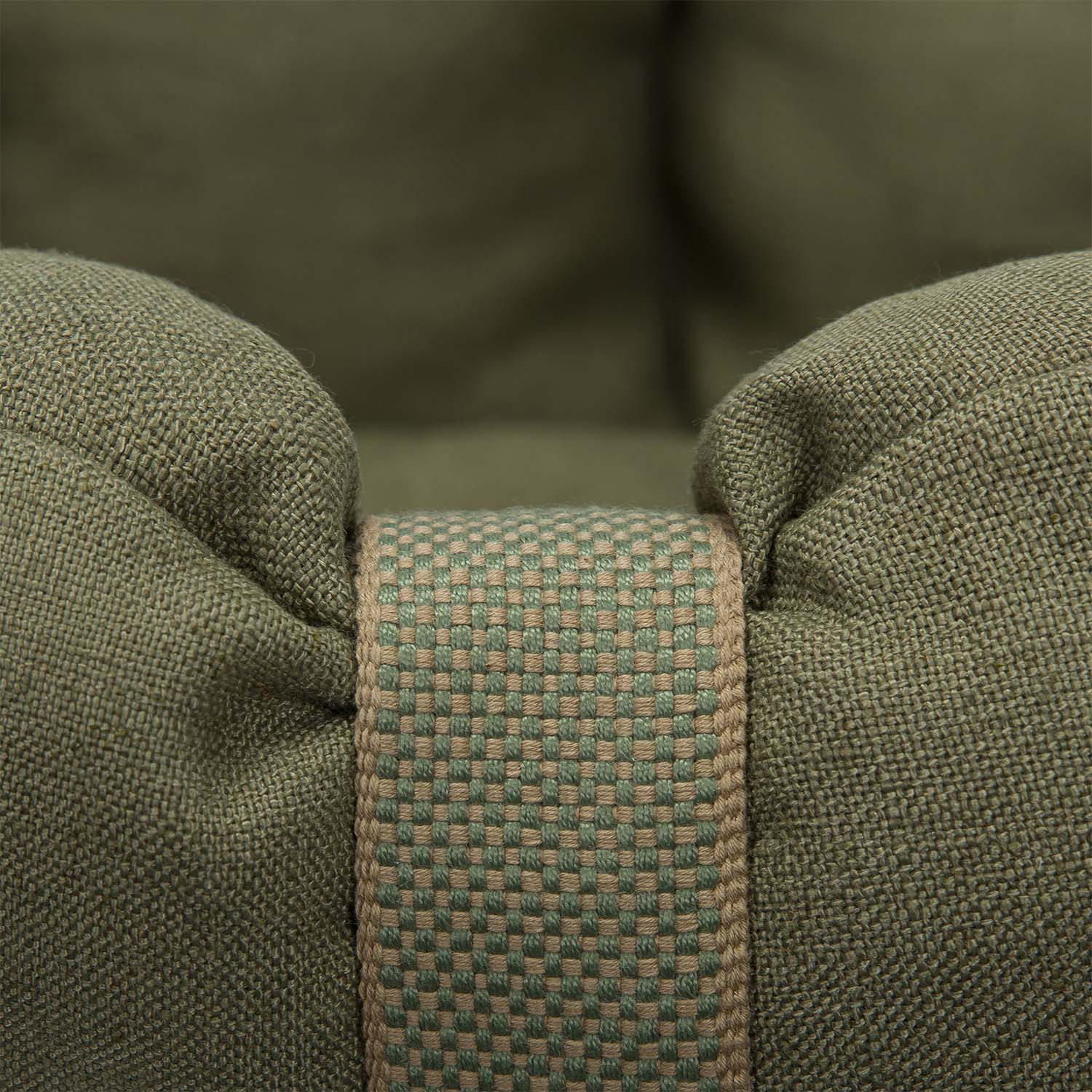 Cloud7-LTTL-Hundebett-Snoozy-Linen-Mix-Moss-2
