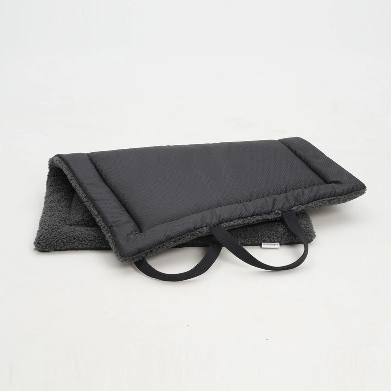 Dogs-in-the-City-Reisematte-Matti-Graphit-Detail