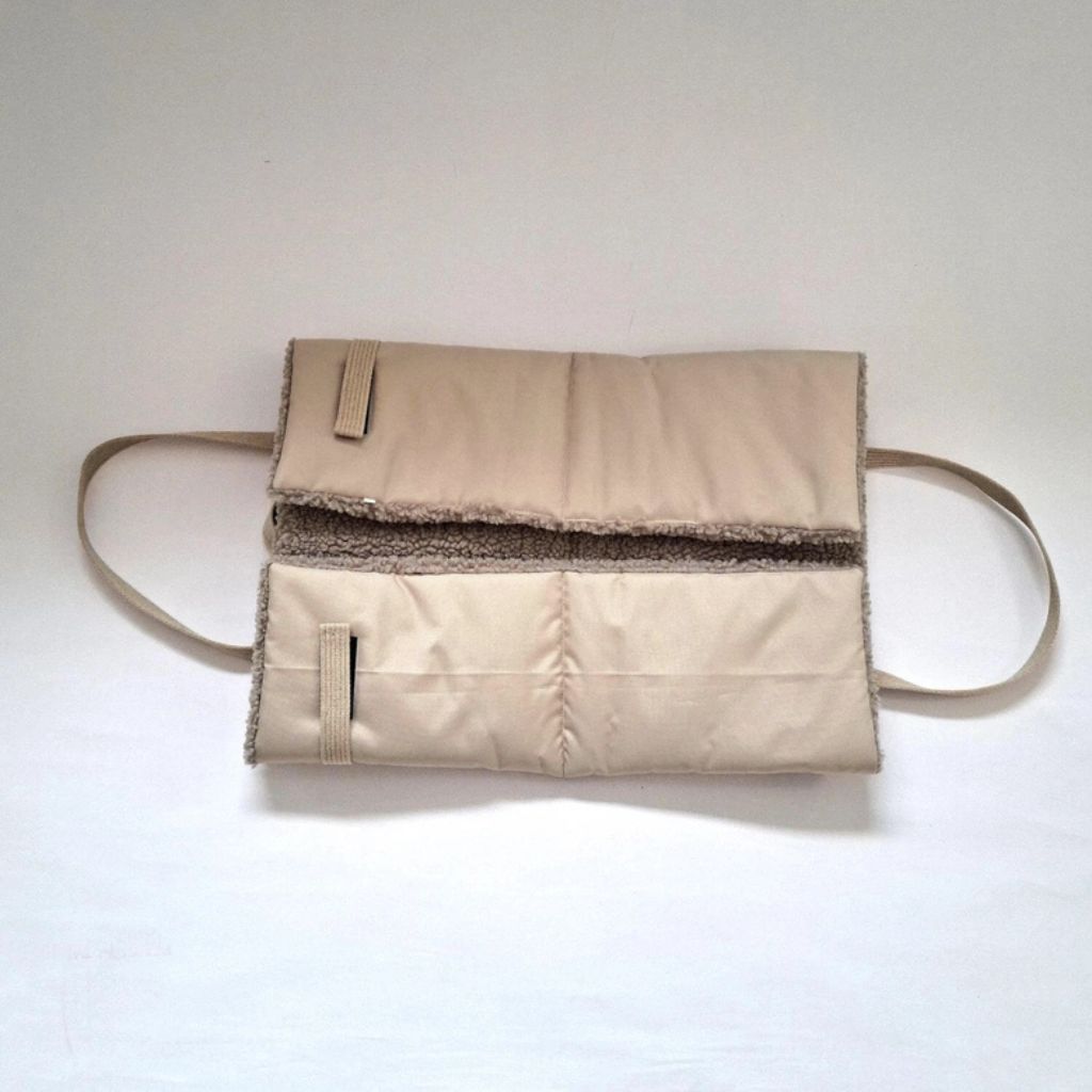 DogsintheCity-Reisematte-Travel-Pac-Paddy-Gravel-5