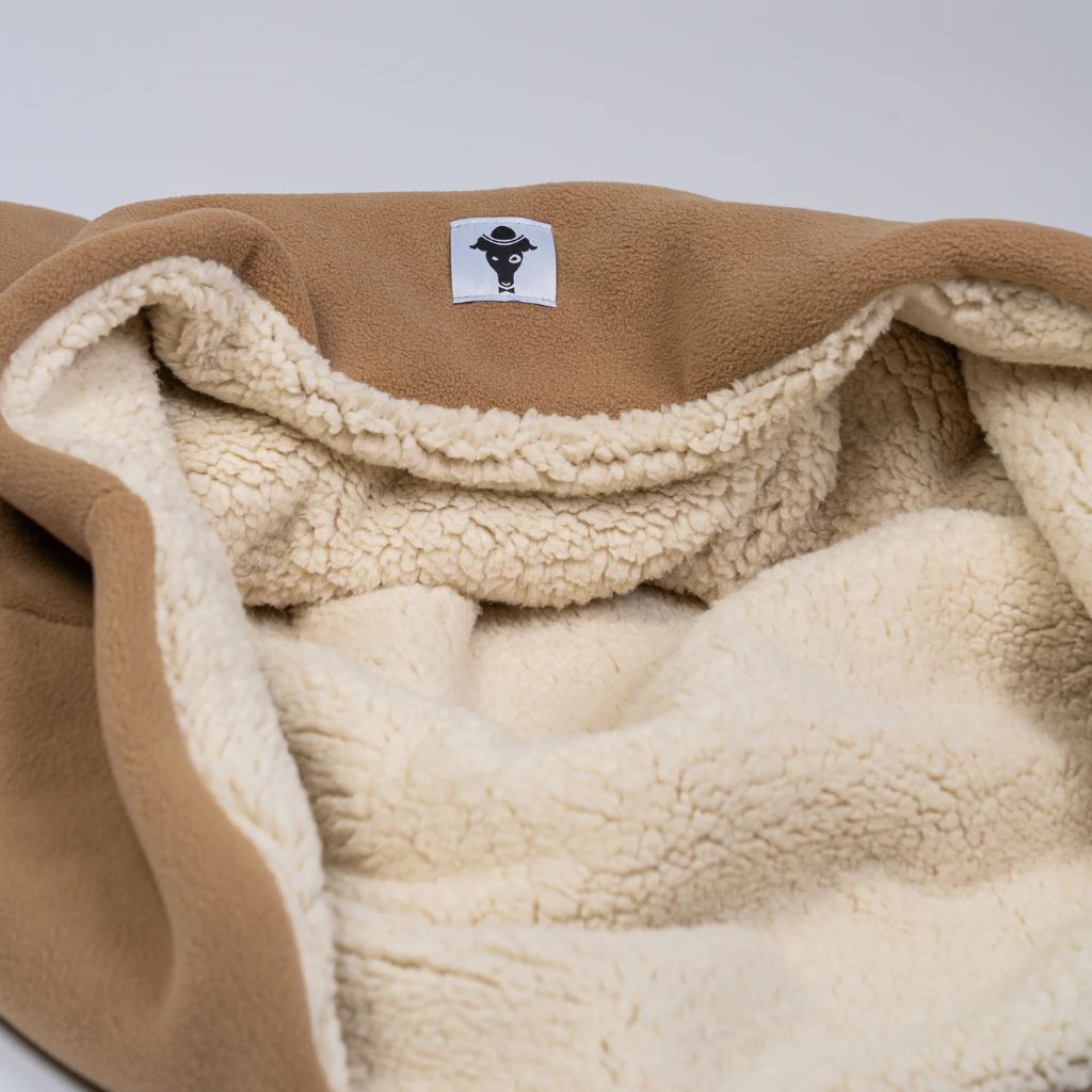 Karma-Hund-Teddy-Kuschelschlafsack-Beige-Detail2