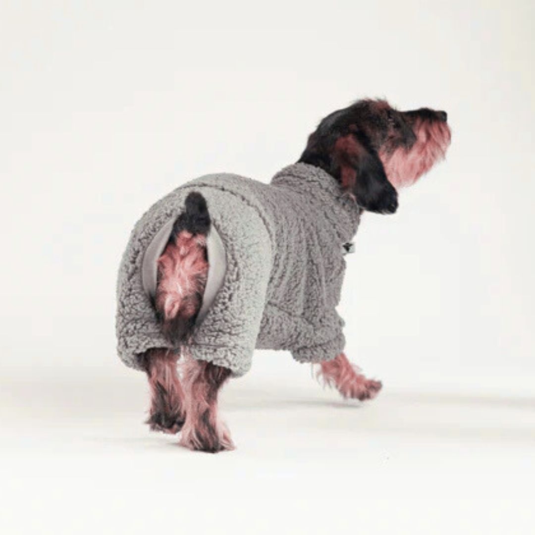 Karma-Hund-Winteroverall-2.0-Wellsoft-Stone-Grey-Hund2