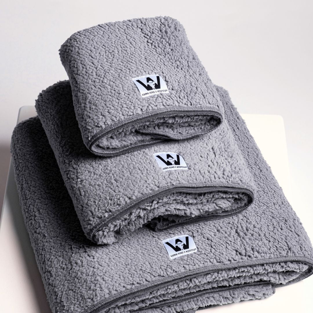 Karma-Hund-x-Woofstuff-Hundedecke-Double-Grey-Hund-Größen