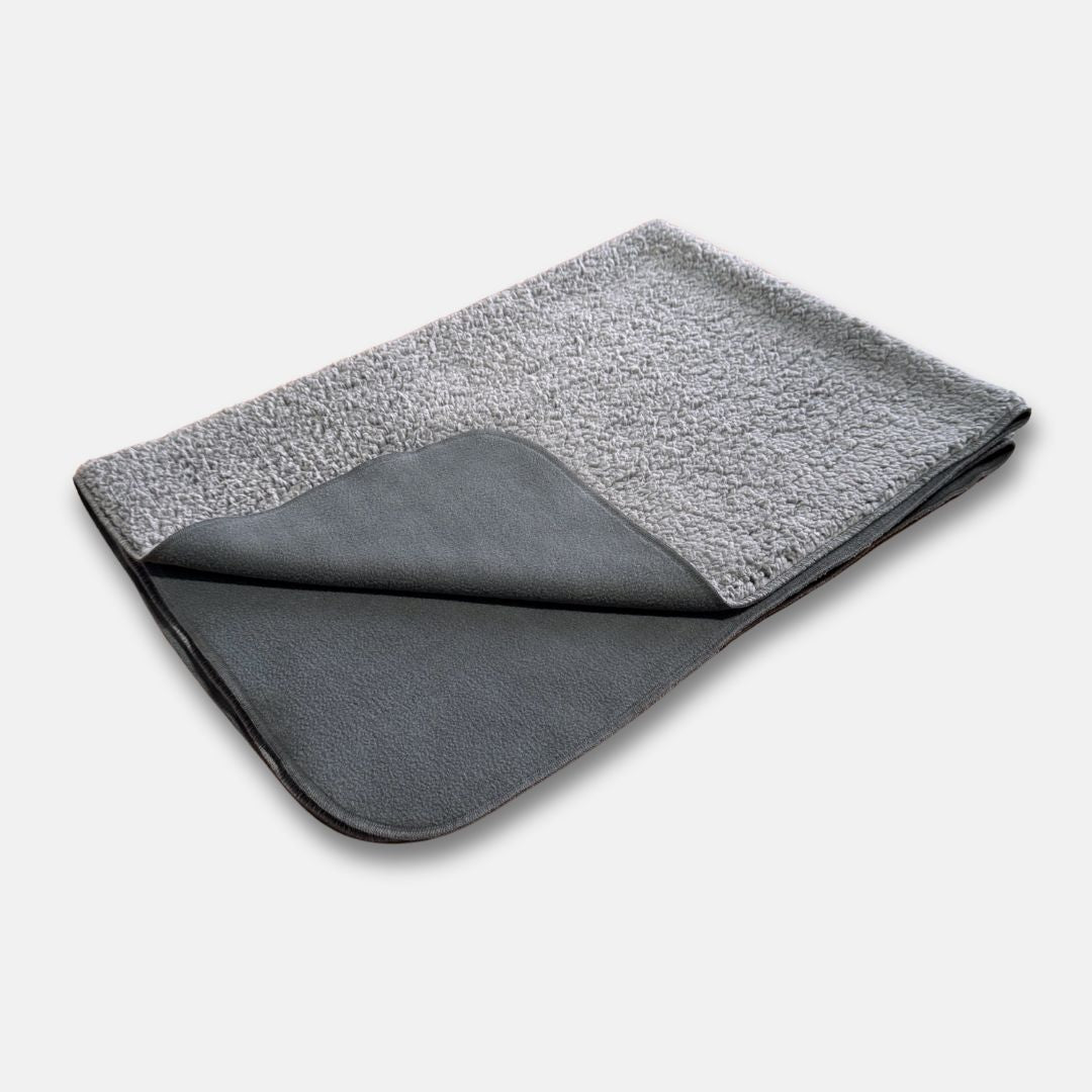 Karma-Hund-x-Woofstuff-Hundedecke-Double-Grey