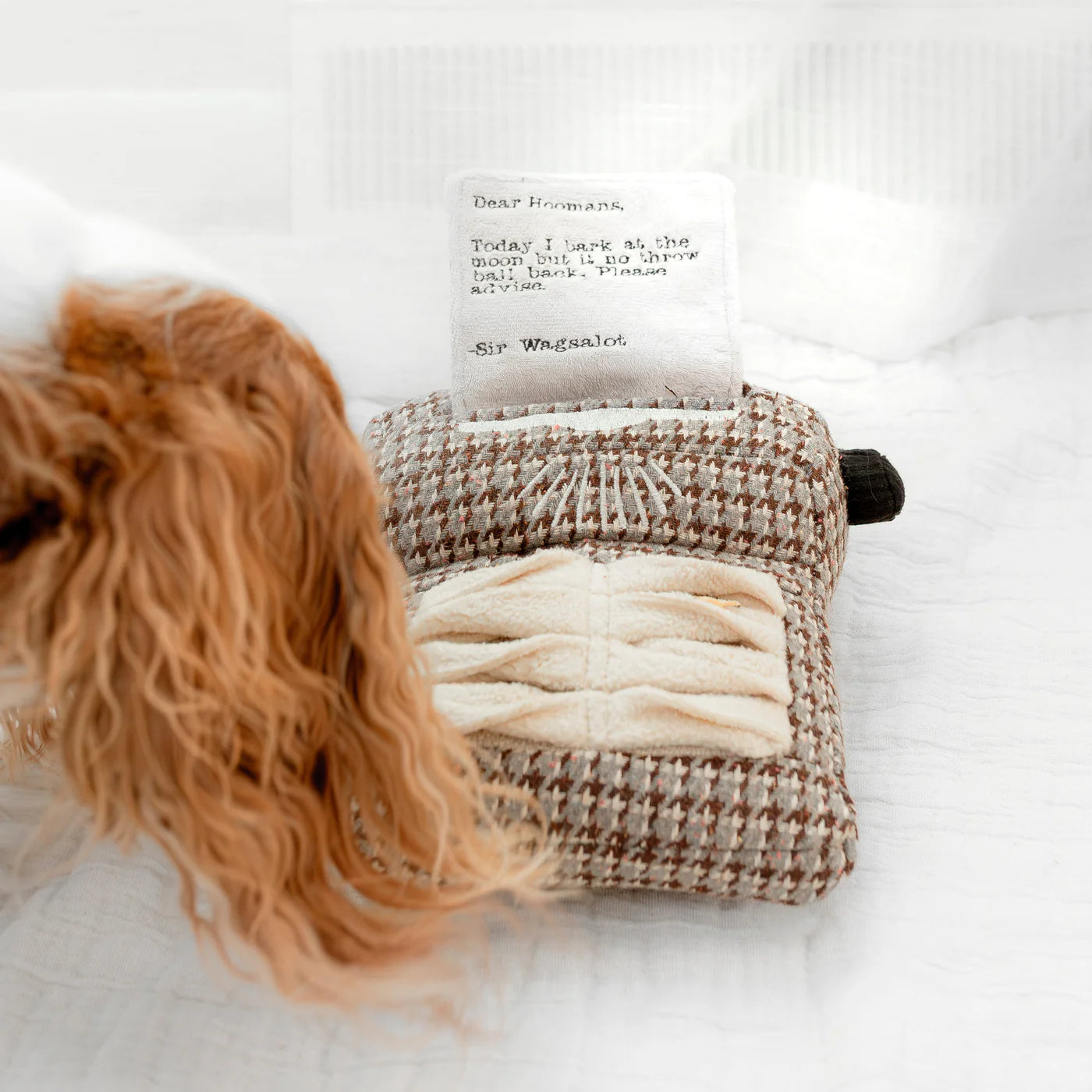 Lambwolf-Schnüffelspielzeug-Schreibmaschine-Mood2