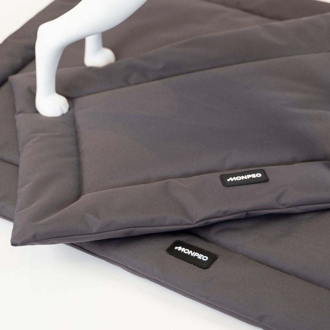 Monpeo-Outdoor-Hundematte-Adventure-Grey-Detail