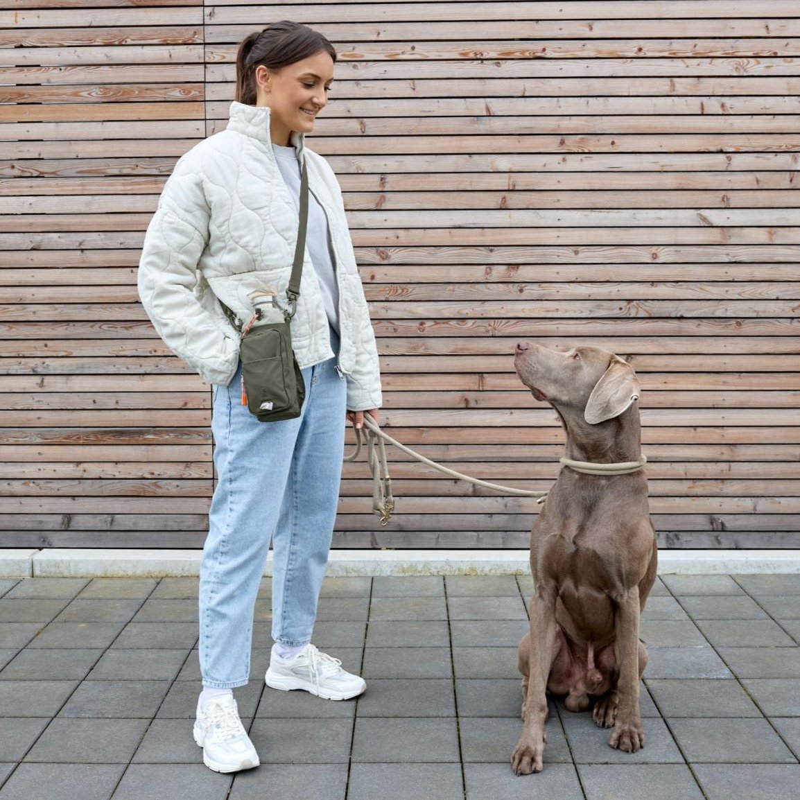 Palopa-Flaschen-Leckerlitasche-Boudi-Dark-Olive-Mood2