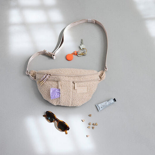 Palopa-Gassitasche-Emma-Teddy-Fleece-Beige-Mood2