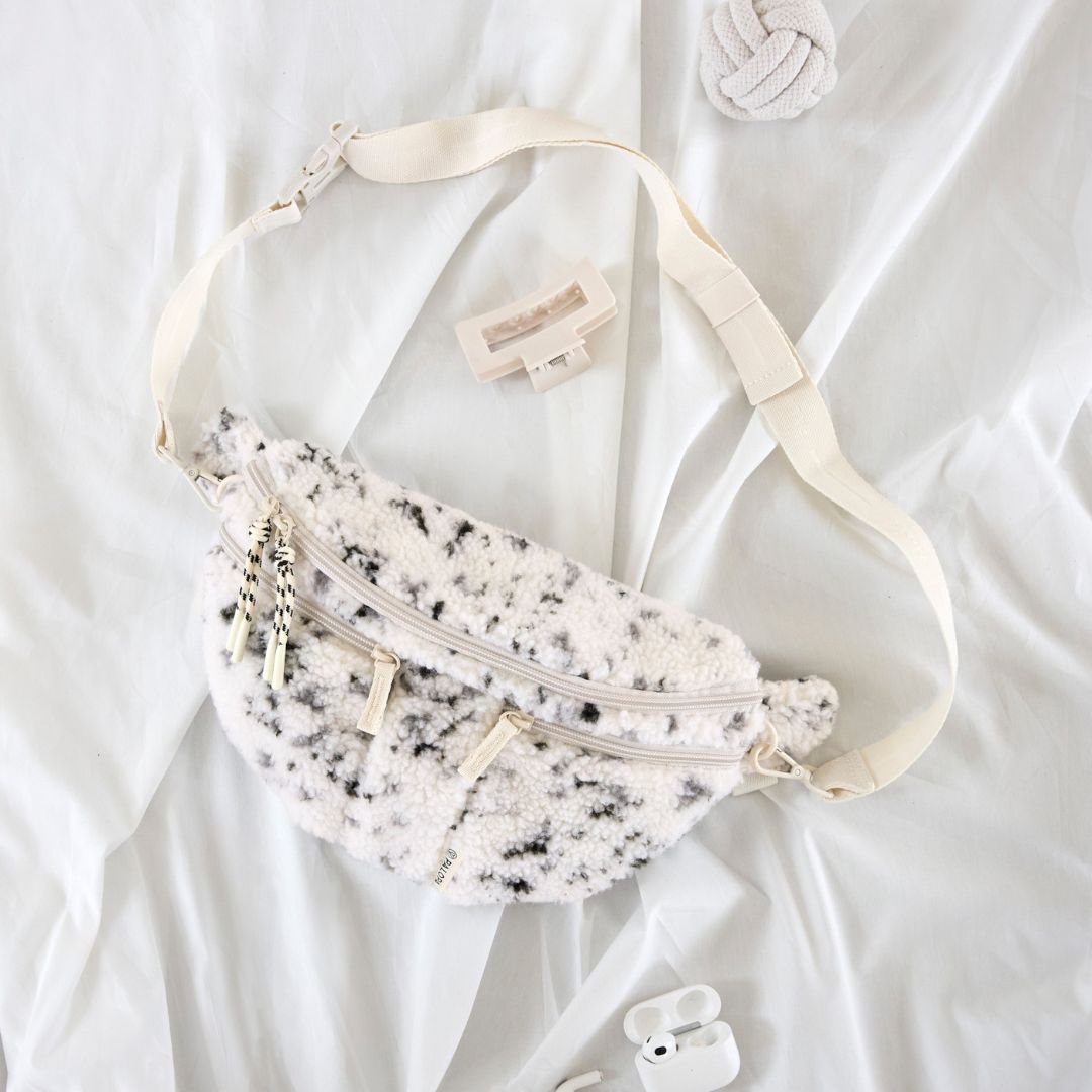 Palopa-Leckerlibeutel-Emma-Teddy-Speckled-Creme-Mood4