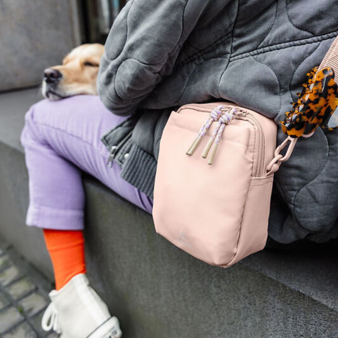 Palopa-Leckerlibeutel-Greta-Soft-Pink-Mood2