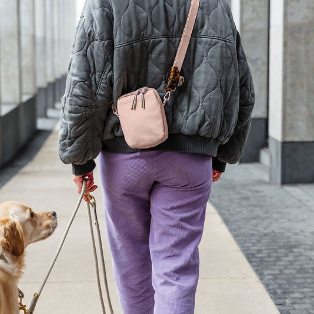 Palopa-Leckerlibeutel-Greta-Soft-Pink-Mood4