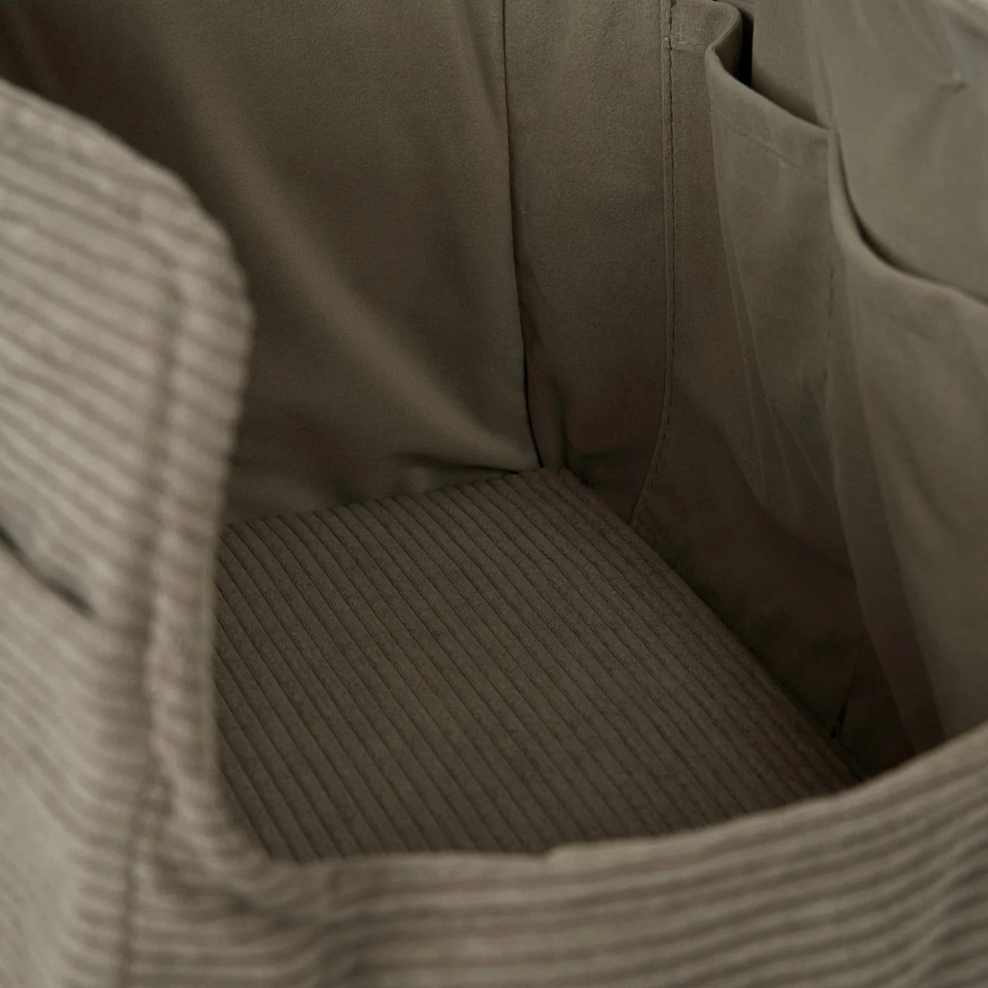 Staey-Hundetragetasche-Vilda-Cord-Taupe-5