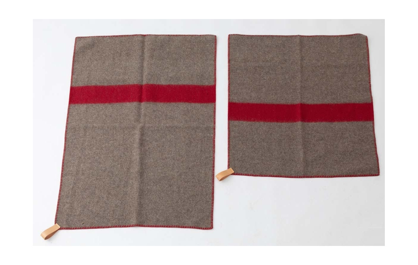 2.8-duepuntootto-Hundedecke-ANSEL-RecycelteWoole-Natural-Red
