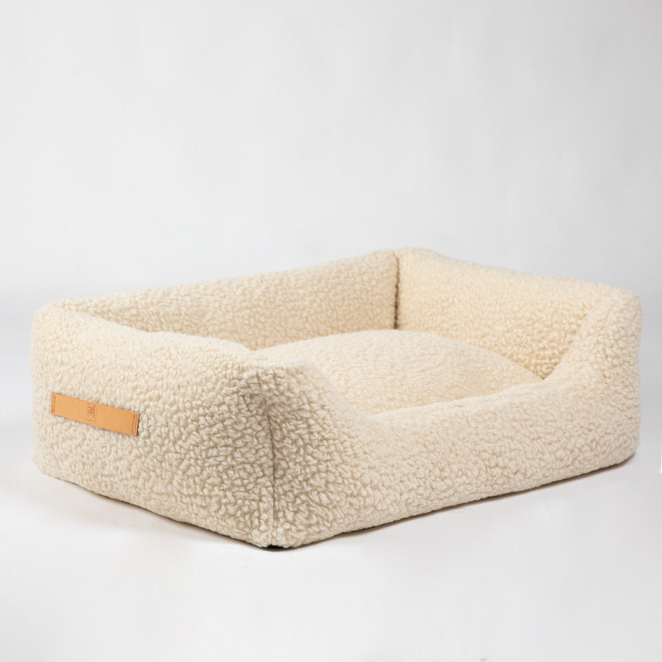 2.8-duepuntootto-Hundebett-Henri-Bouclé-Wolle-Cream-Griff