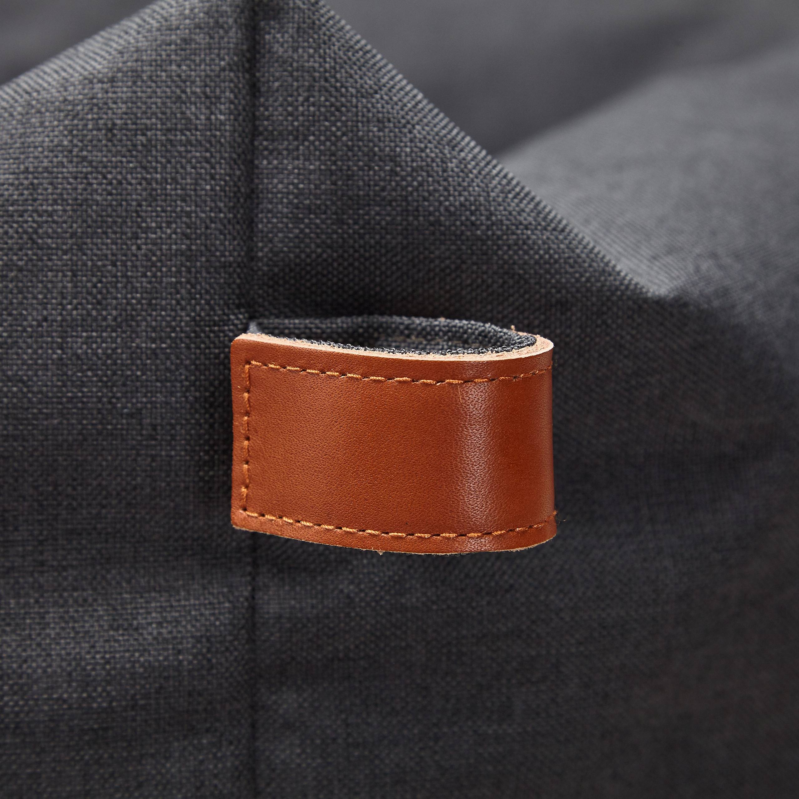 Cloud7-Hundebett-Sleepy-Deluxe-Outdoor-Graphite-Detail