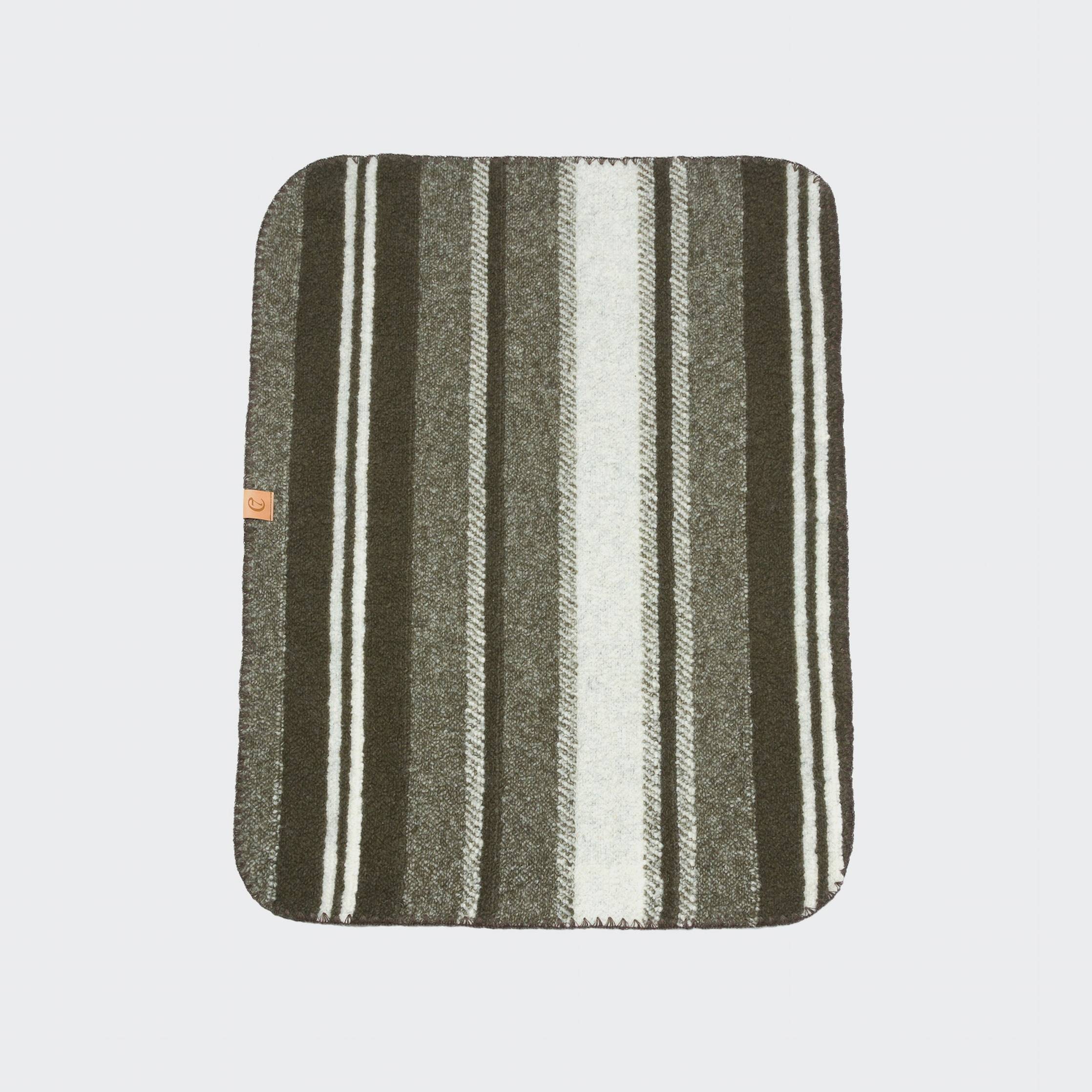 Cloud7-Hundedecke-Evergreen-offen