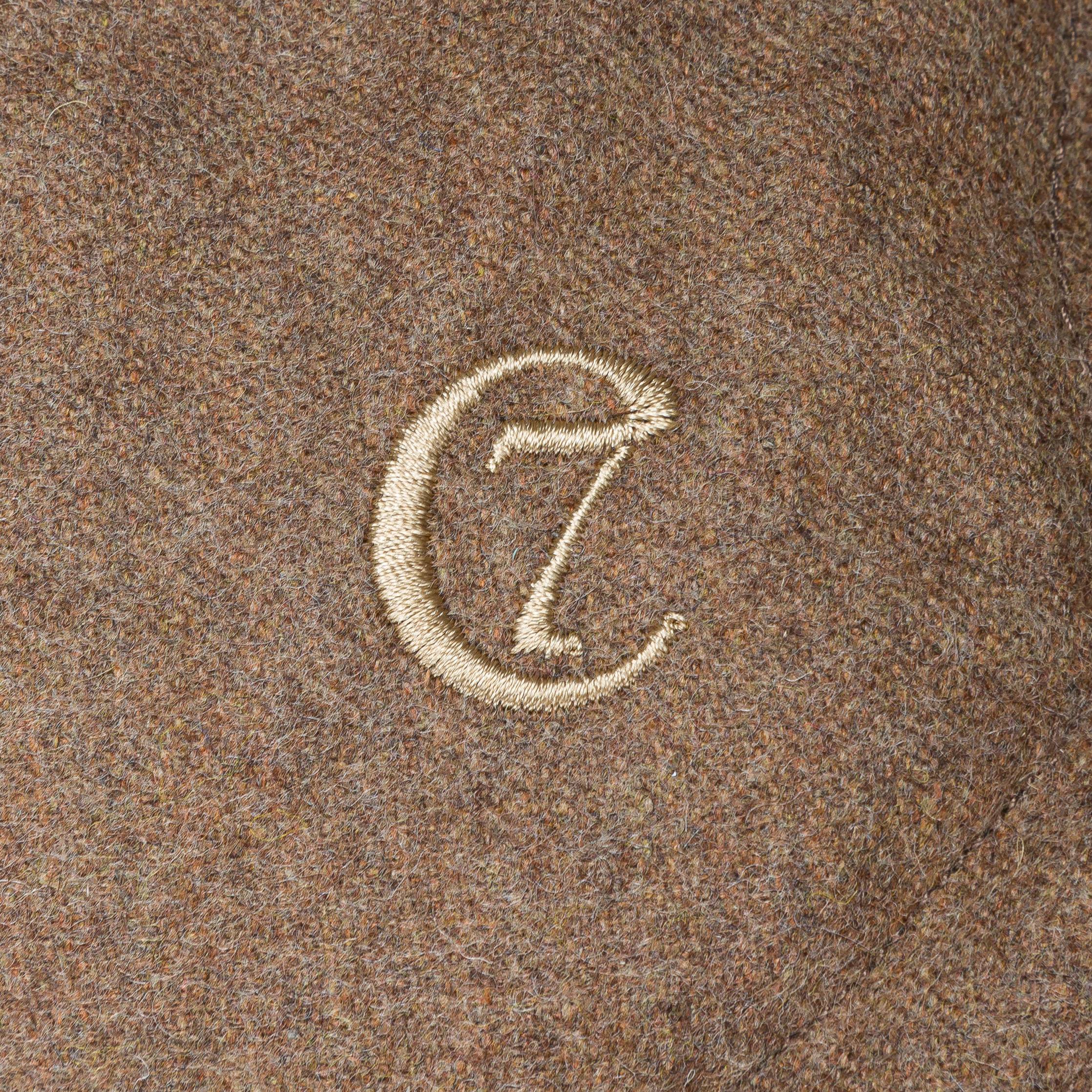 cloud7-hundemantel-brooklyn-fr.bulldogge-flannel-hazel-on-grey-logo