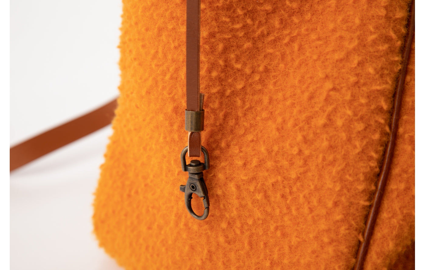2.8-design-for-dogs-hundetragetasche-margaret-casentino-dog-bag