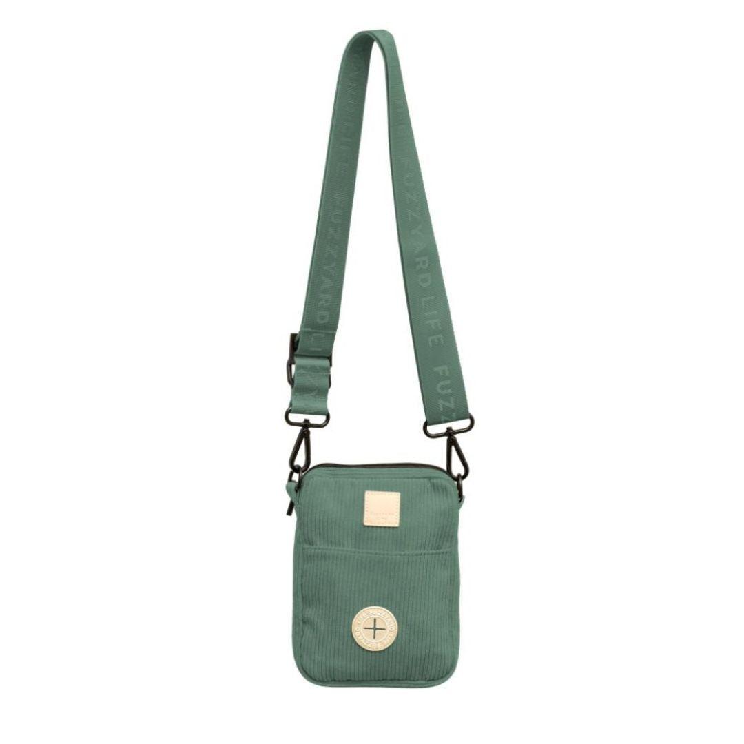 Fuzzyard-Cross-Body-Leckerlitasche-Corduroy-Myrtle-Green-Gurt-Lang