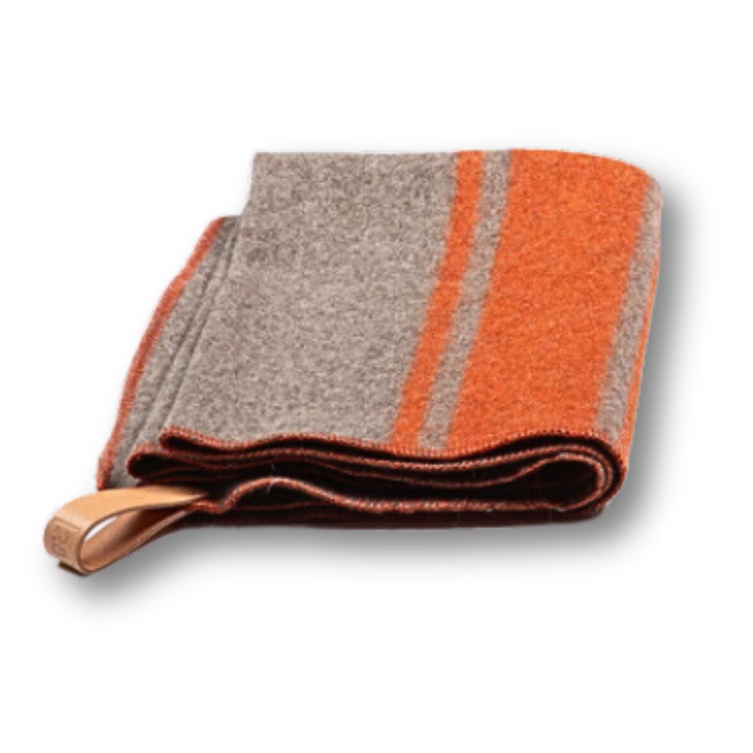 2.8-duepuntootto-design-for-dogs-Hundedecke-Ansel-recycelte-Wolle-Orange