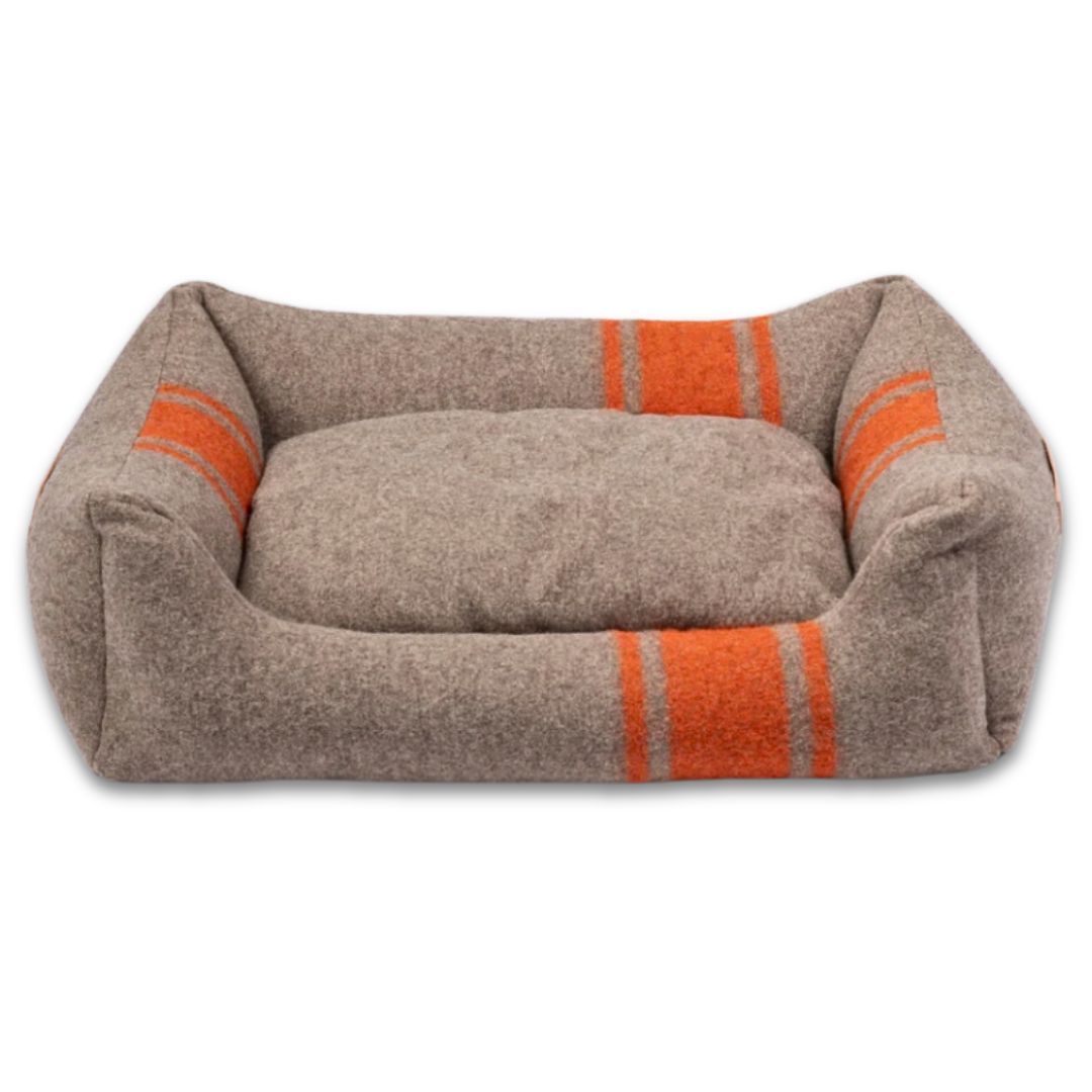 2.8-duepuntotto-Hundebett-Henri-recycelte-Wolle-Natur-Orange