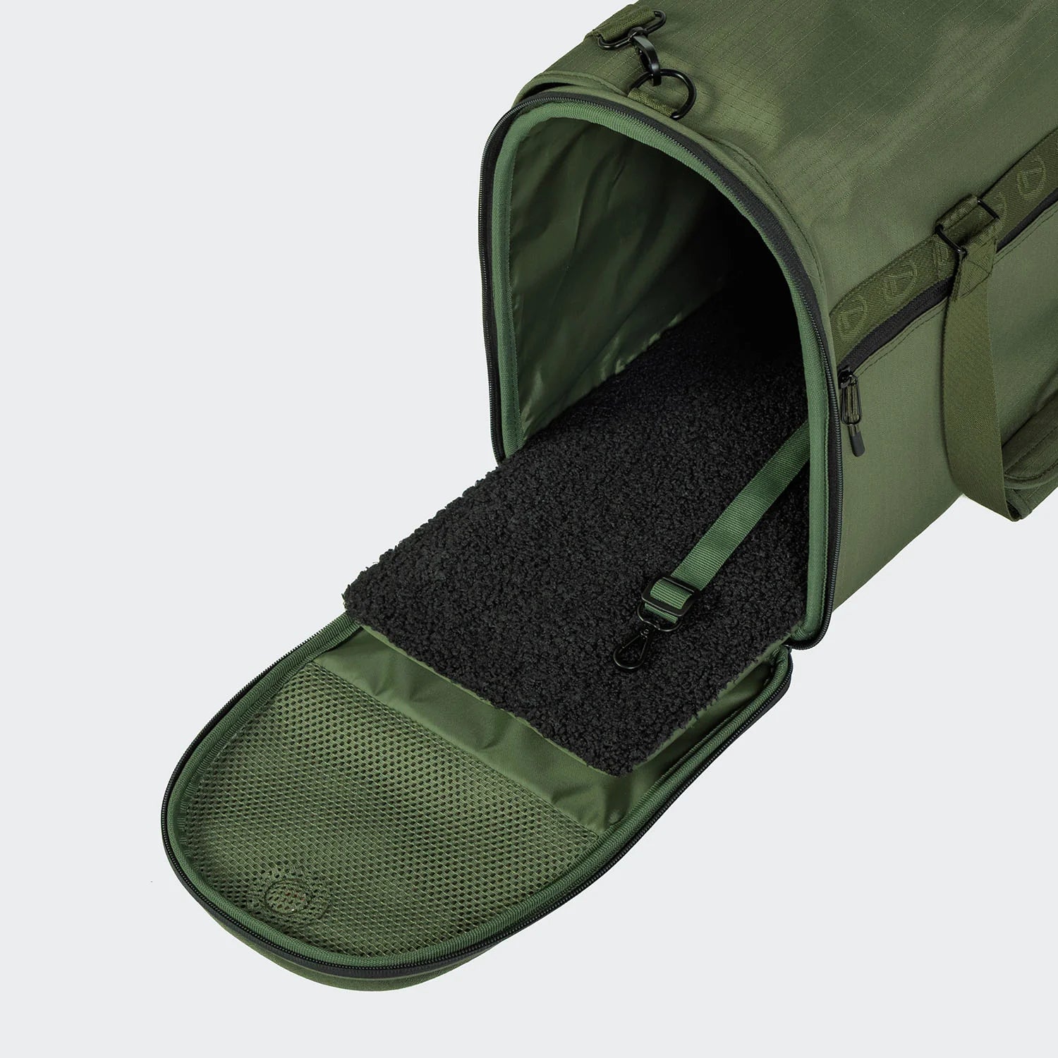 Cloud7-Hundeflugtasche-AKTIV-Olive-4