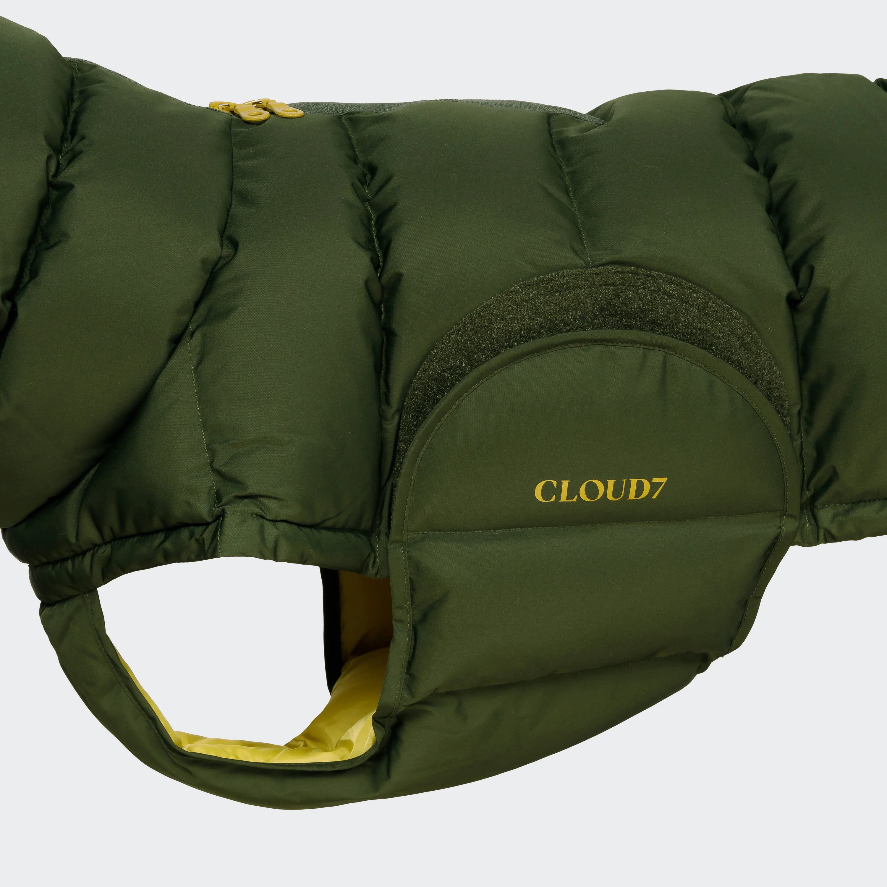 Cloud7-Hundemantel-Alaska-Olive-Logo