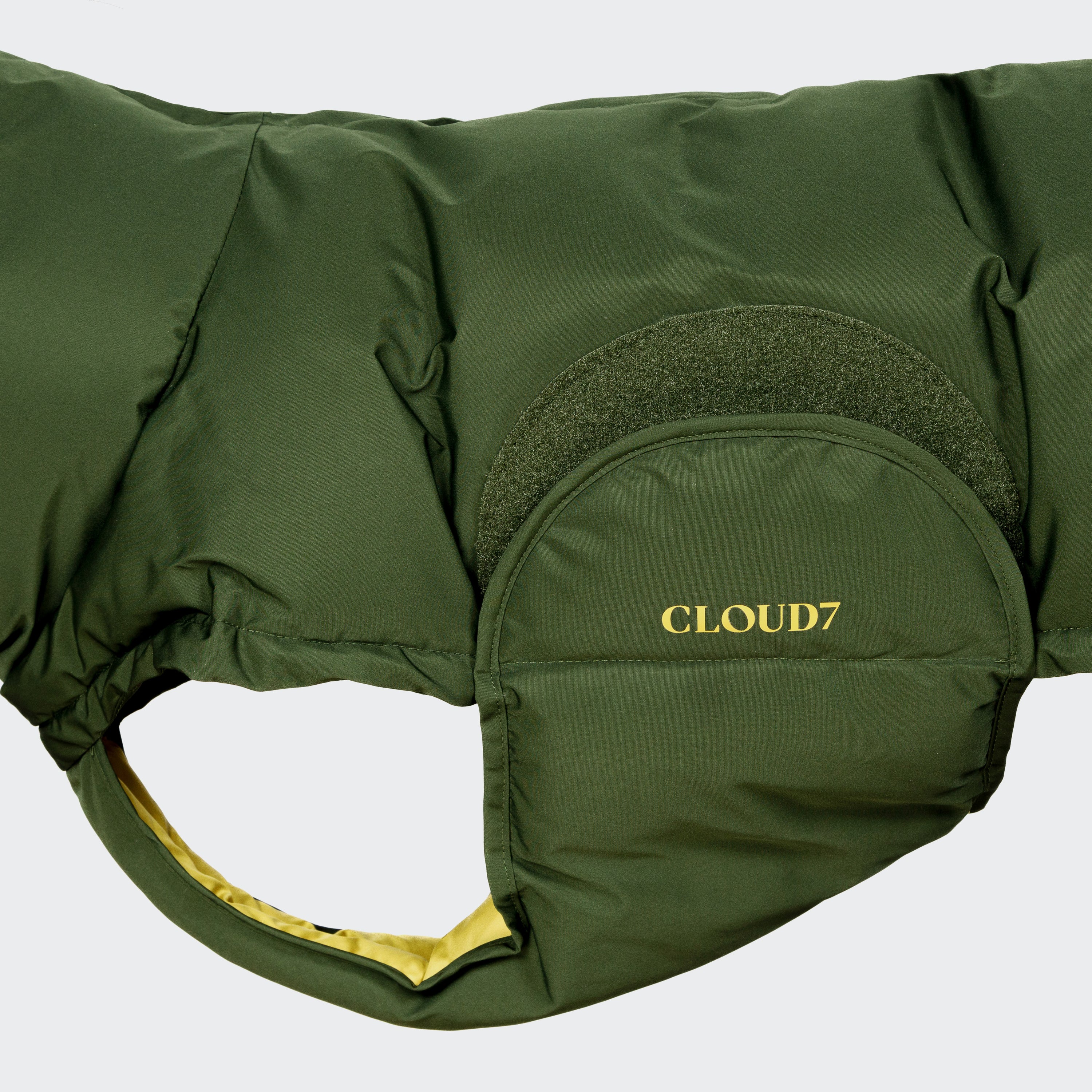 Cloud7-Hundemantel-Alaska-PRO-Olive-Logo