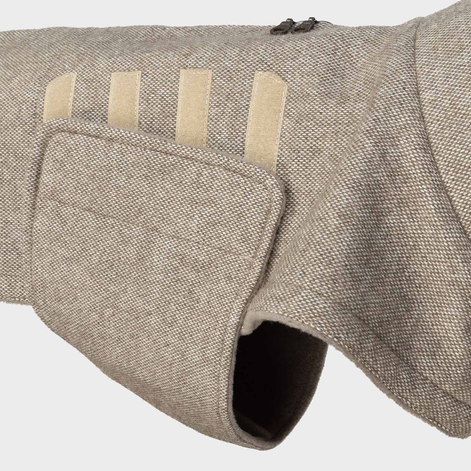 Cloud7-Hundemantel-Brooklyn-Tweed-Beige-Detail