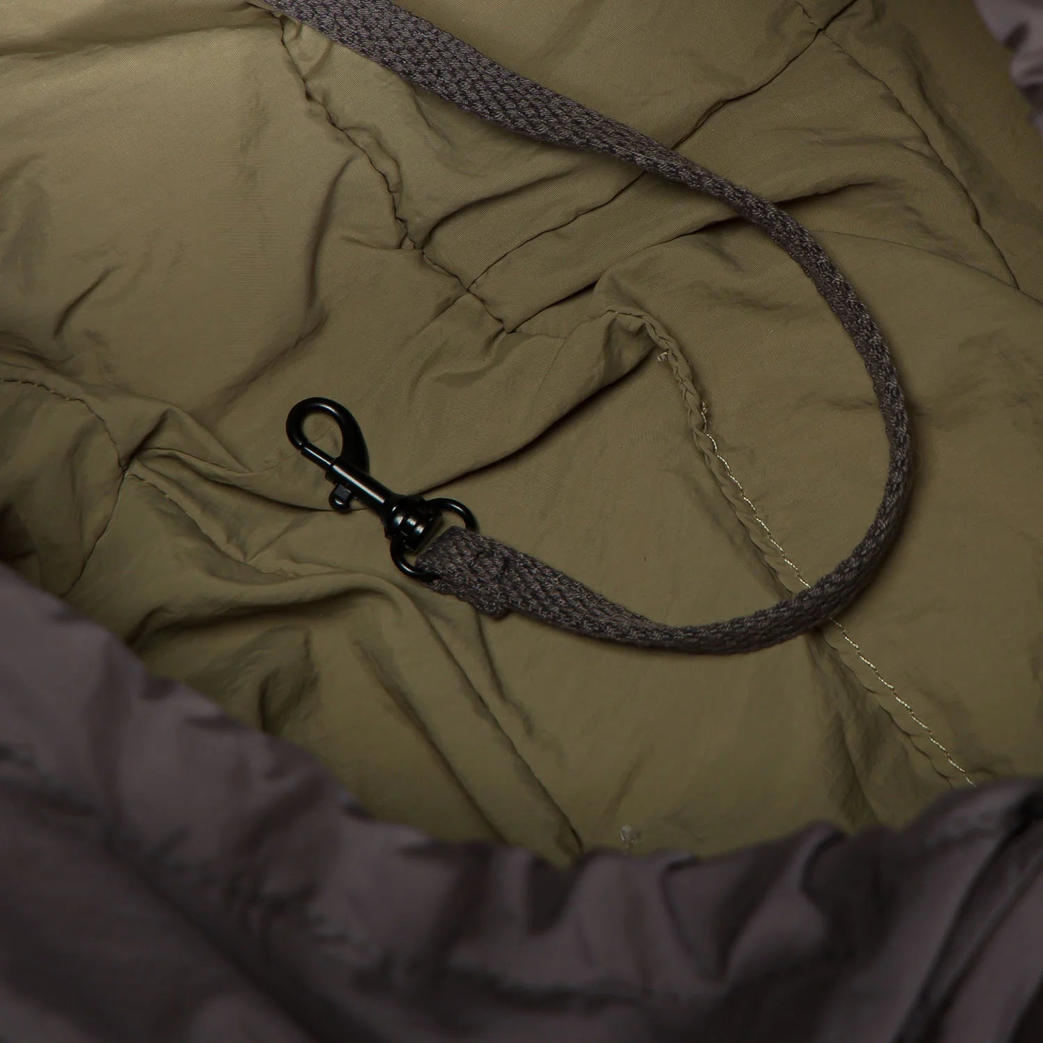 Cloud7-Hundeumhaengetasche-LTTL-Puffer-DarkGrey-Khaki-3