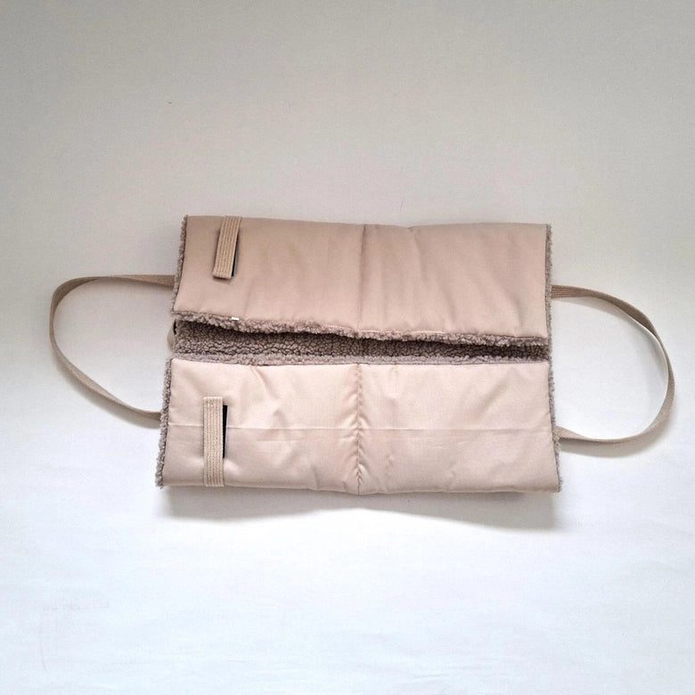 DogsintheCity-Reisematte-Travel-Pac-Paddy-Gravel-4