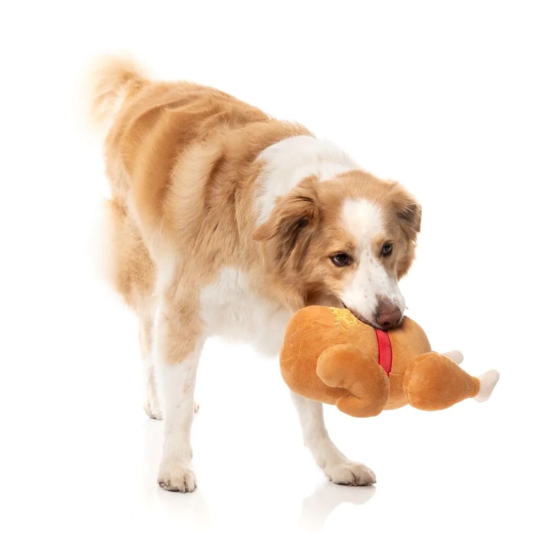 Fuzzyard-Hundespielzeug-LetsGetBasted-Hund3