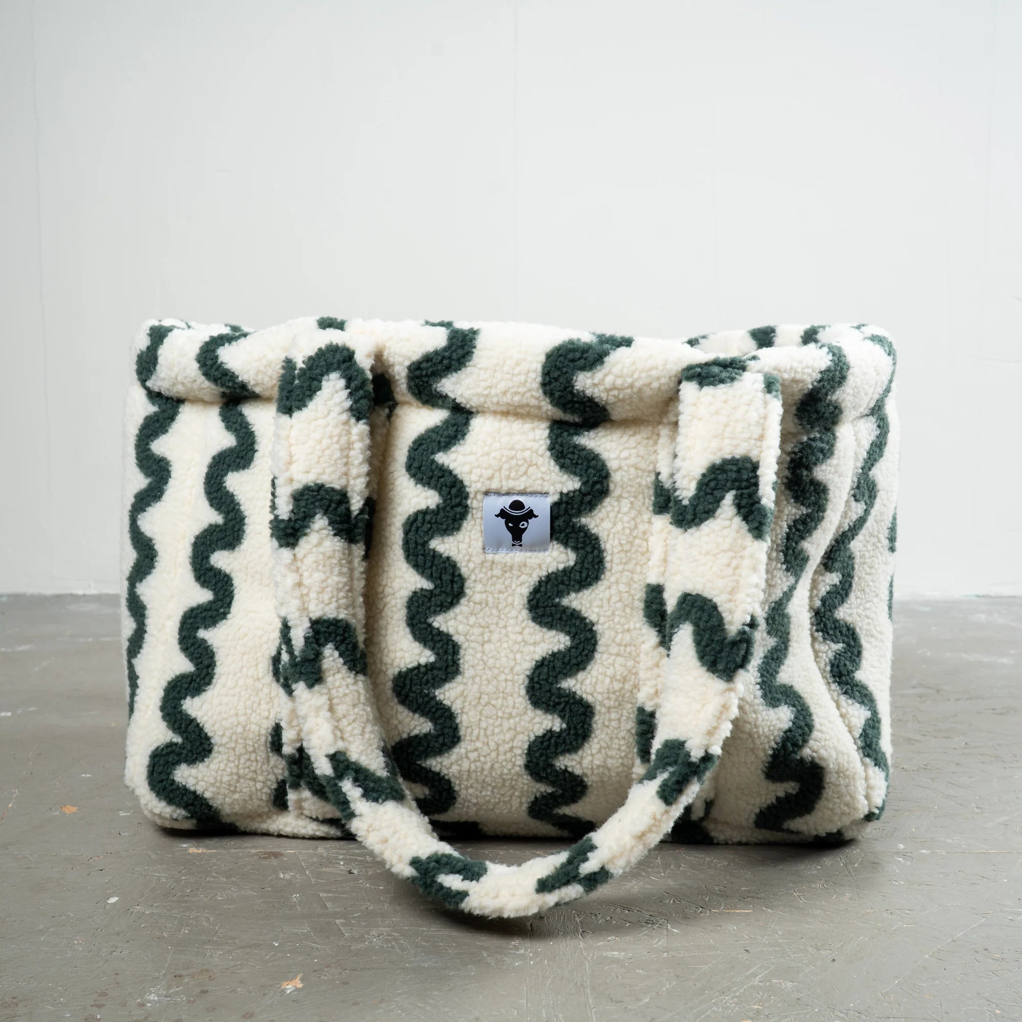 Karma-Hund-Hundetragetasche-Teddy-Shopper-Forest-Waves-2