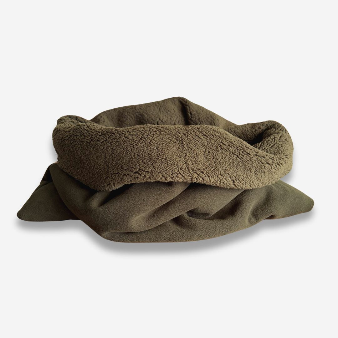 Karma-Hund-Woofstuff-Teddy-Kuschelschlafsack-Olive