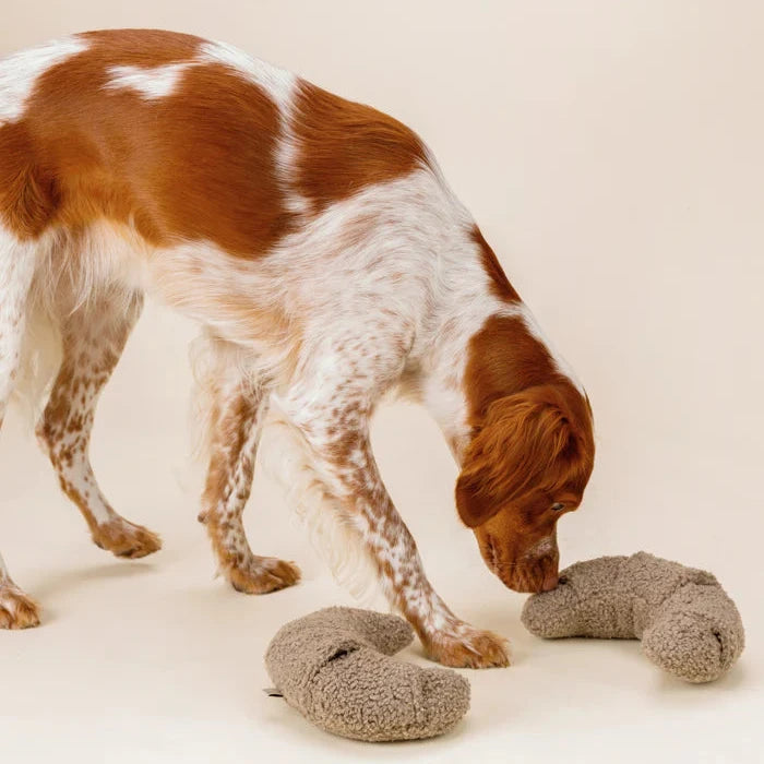 Lillabel-Schnüffelspielzeug-Croissant-Hund