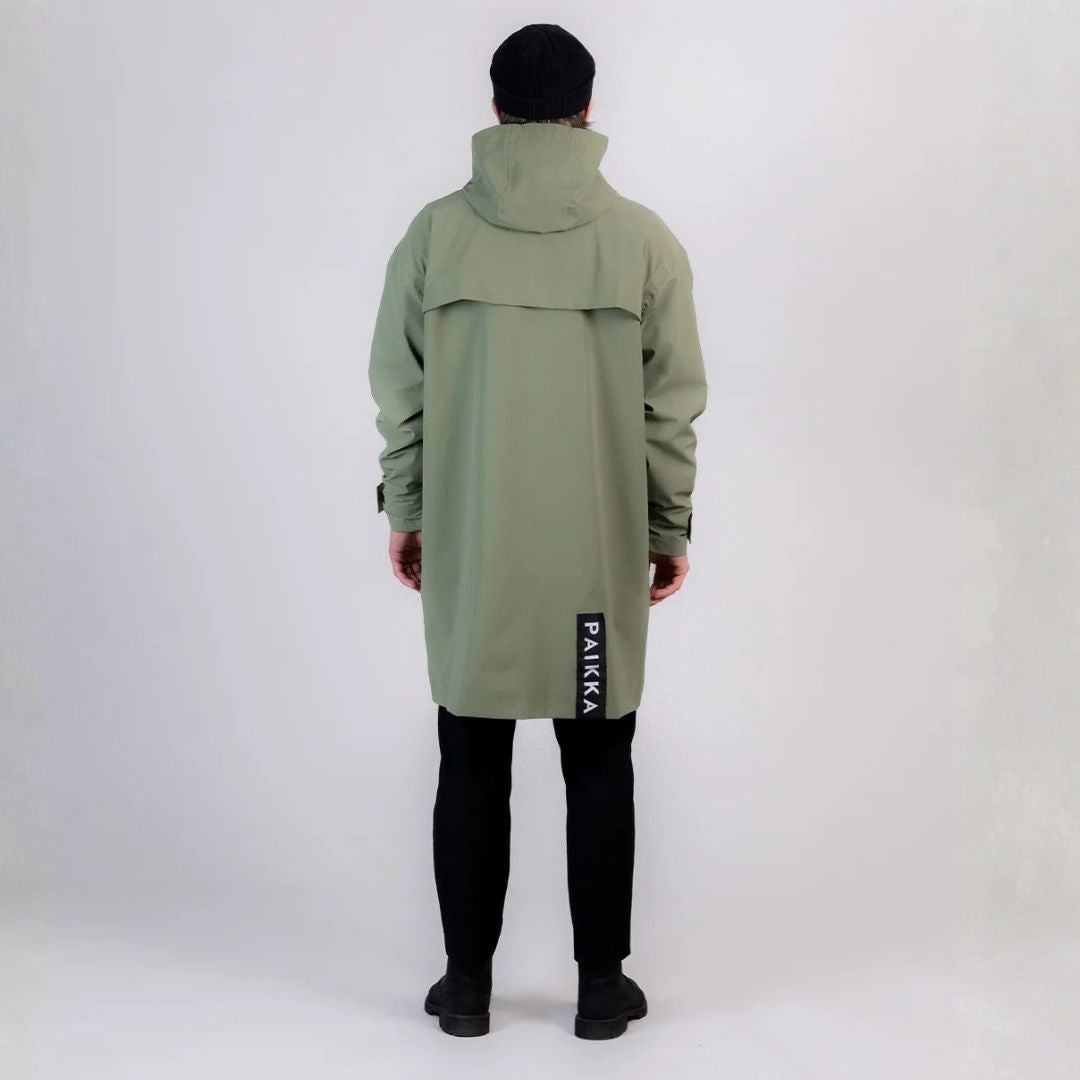Paikka-Vollreflektierender-Regenmantel-SADE-Olive-Rücken