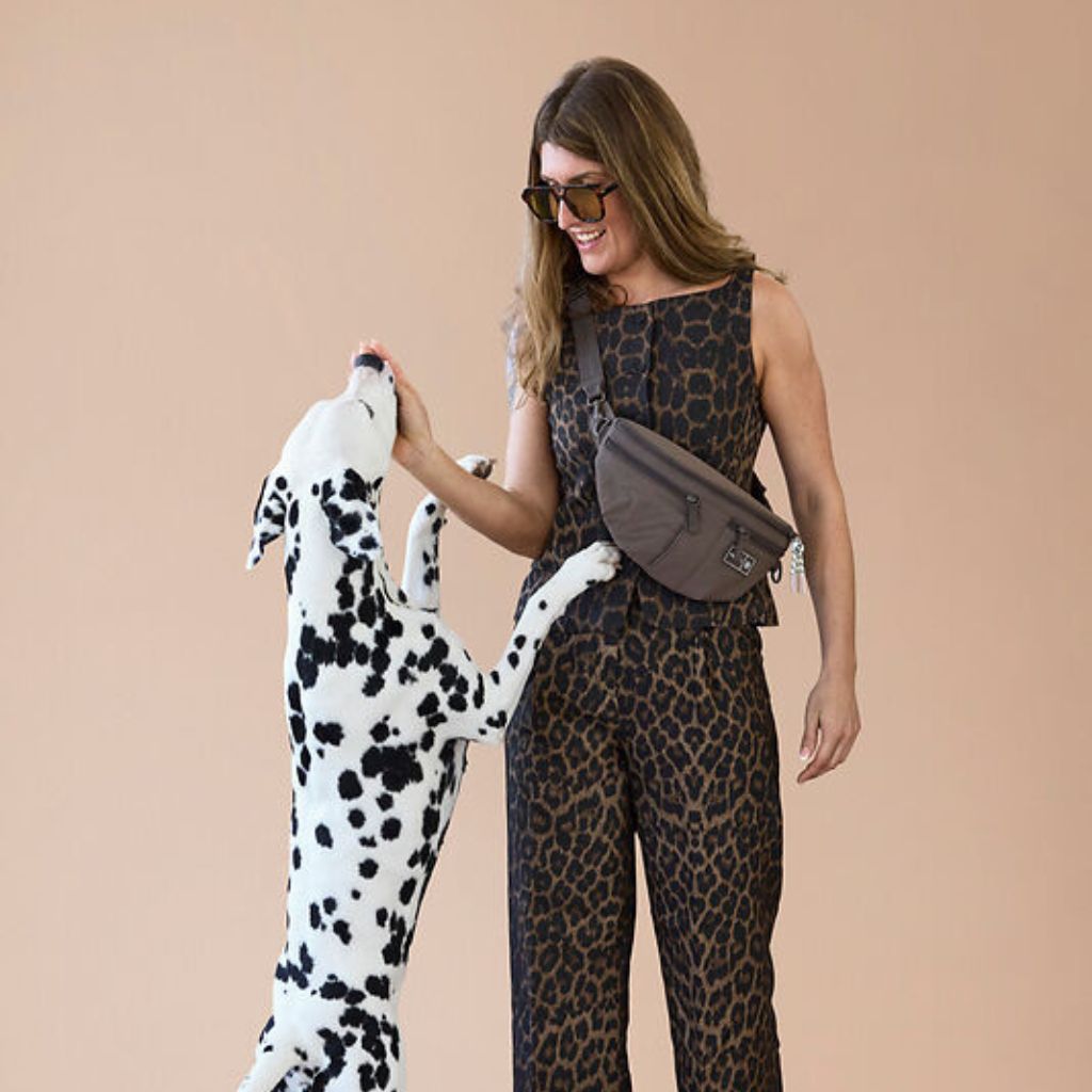 Palopa-Bum-Bag-Emma-Crinkled-Chocolate-Mood2