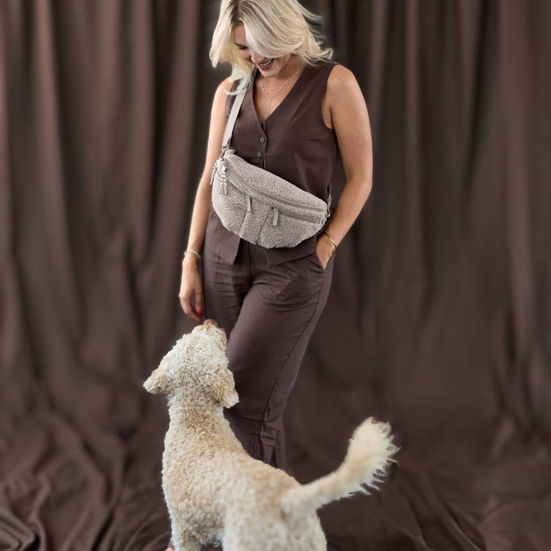 Palopa-Leckerlibeutel-Emma-Teddy-Taupe-Mood5