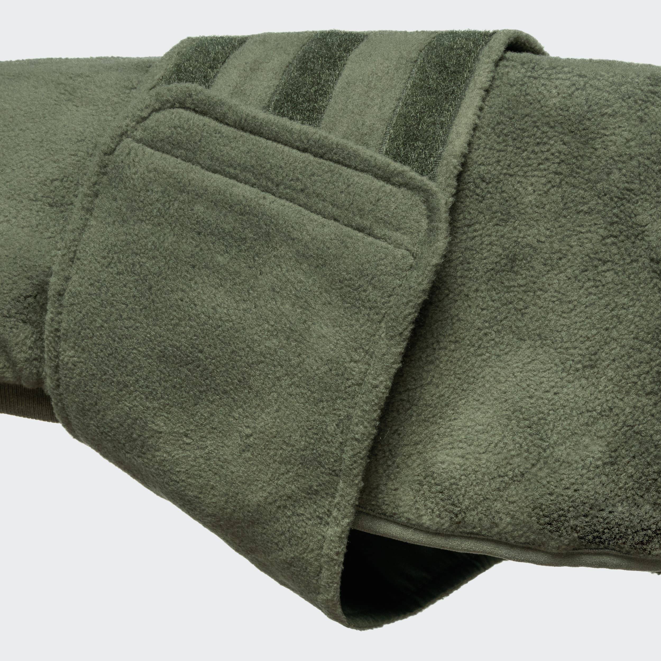 Cloud7-Hundepullover-Dackel-Fleece-Derby-Khaki-Verschluss