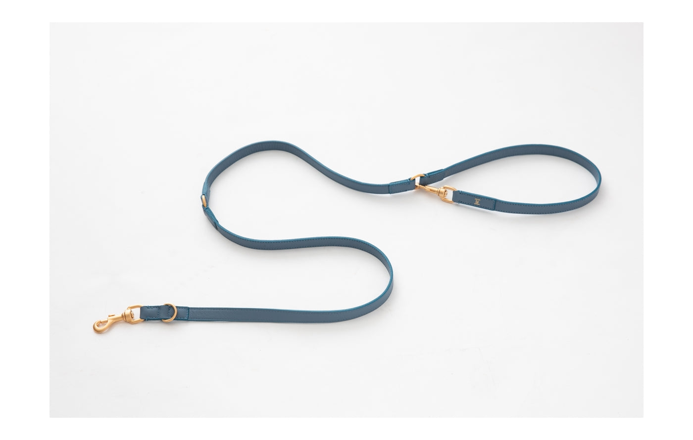 2.8-mario-lederleine-hundeleine-verstellbar-dusty-blue-leather-leash