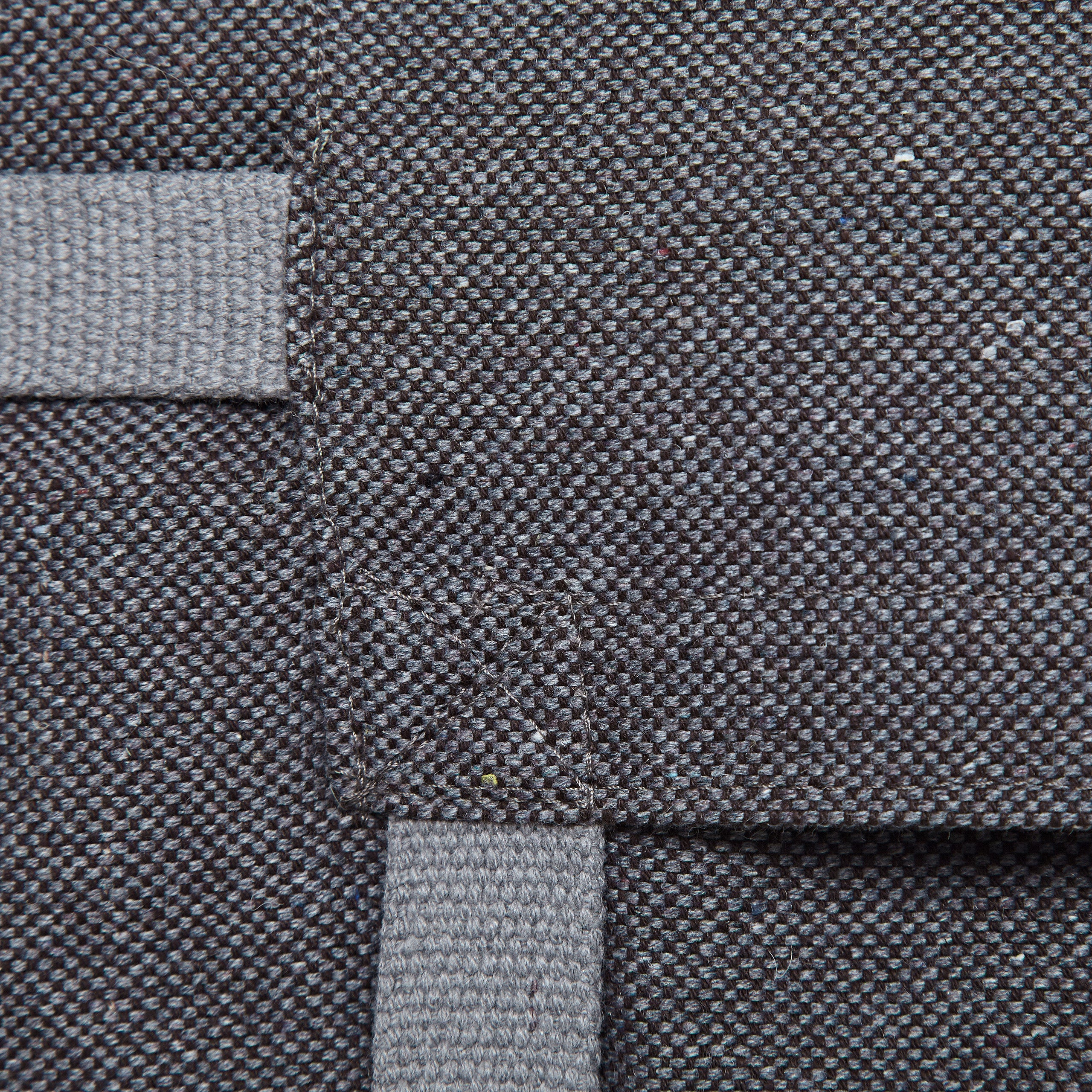 Cloud7-Travel-Bed-Tweed-Taupe-Detail